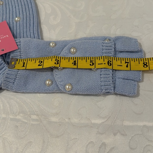 ♠️ Kate spade Knit Beanie and Glove Set. - Picture 12 of 13